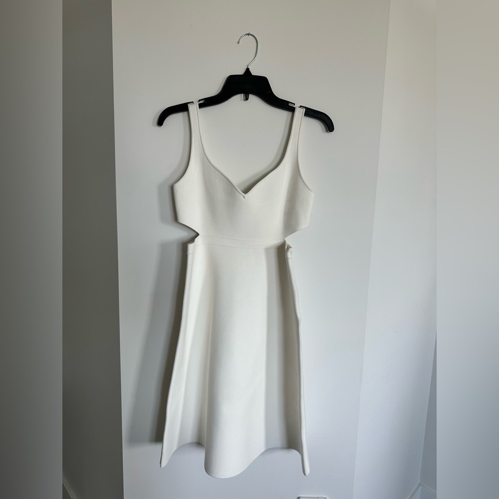 THEORY NWT!! Cut-Out Mini Dress in Crepe Knit white size M (fits s/m)